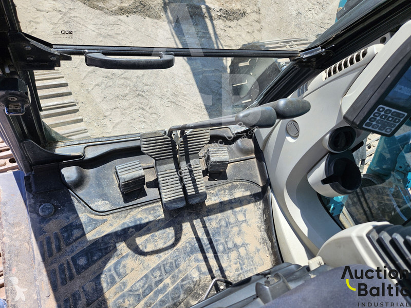 جرافة Kobelco LC10