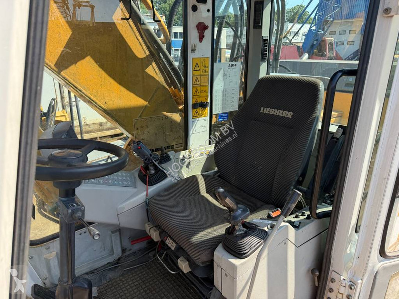 جرافة Liebherr A