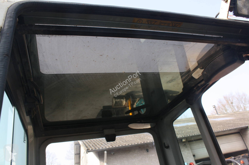 Rýpadlo Takeuchi TB216