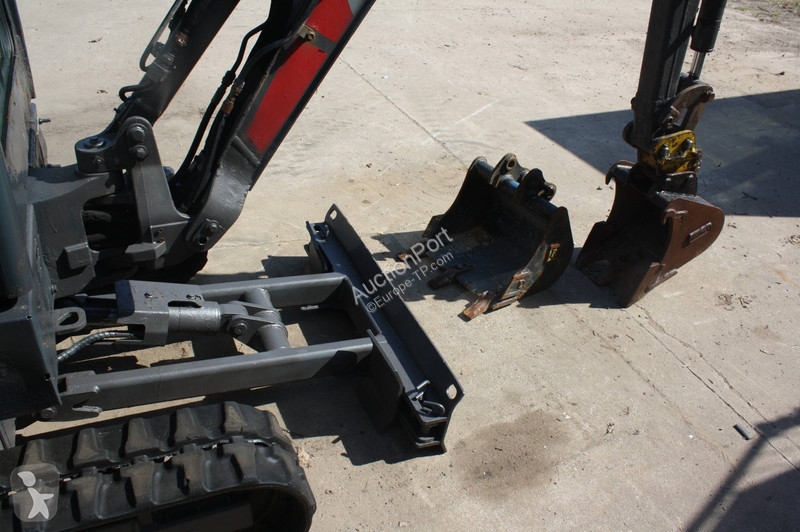 جرافة Volvo EC18E