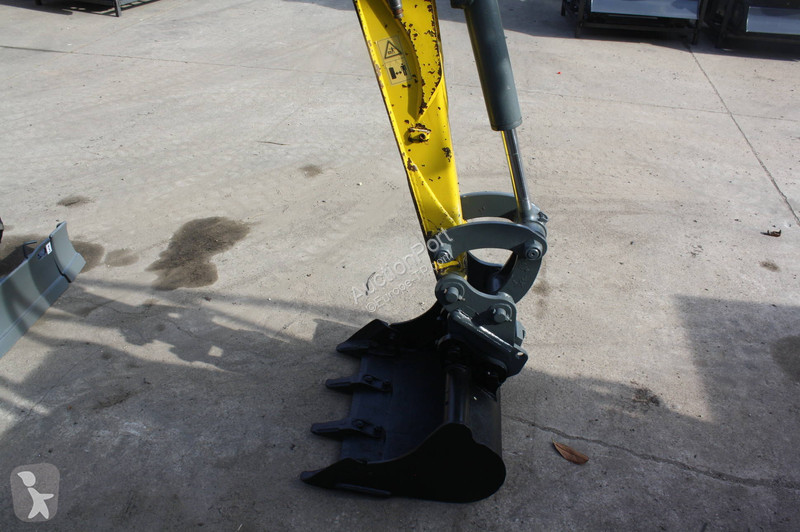 جرافة Neuson ET18