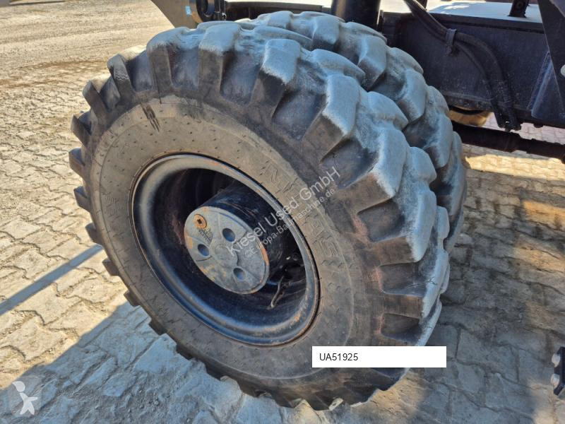 جرافة Hitachi ZX220W-7