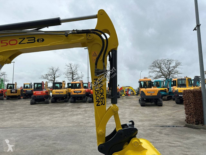 جرافة Neuson 50Z3