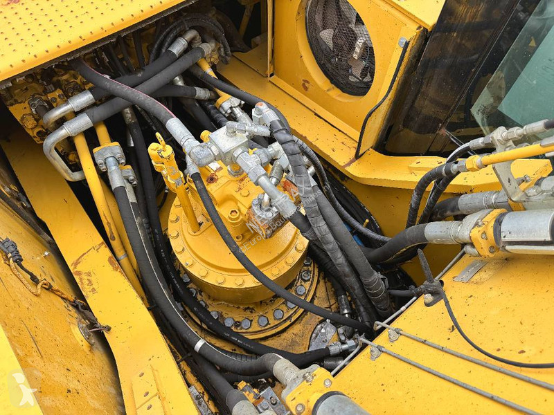 Escavatore Caterpillar L