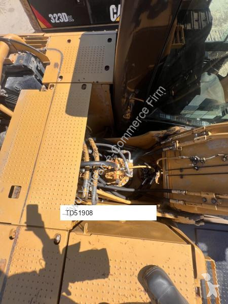 جرافة Caterpillar 2L