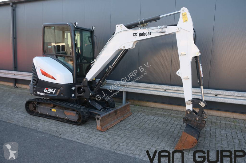Lopatový nakládač Bobcat E34 | 2023 | 379h