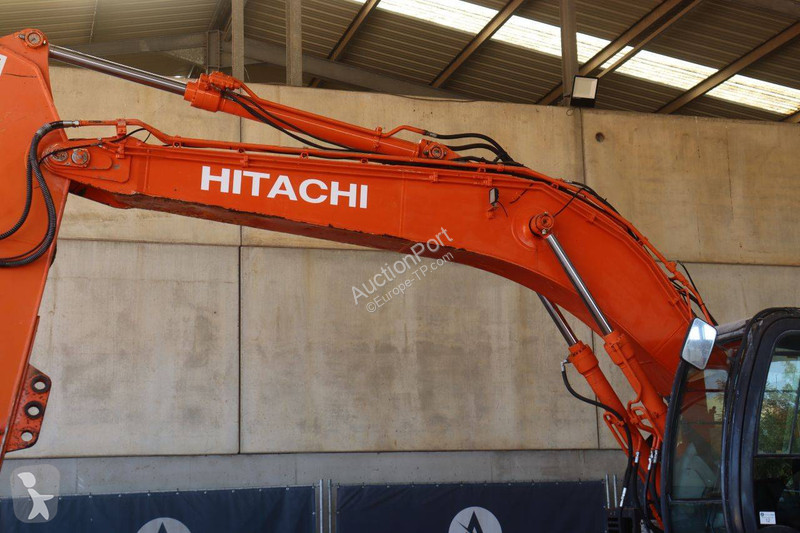 Excavator Hitachi ZAXIS 225USLC-5B