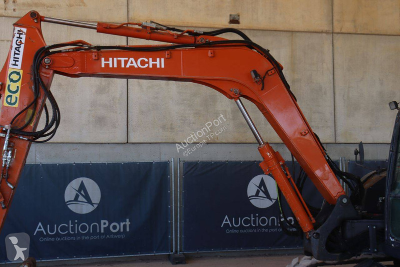 Lopatový nakládač Hitachi Zaxis B-6