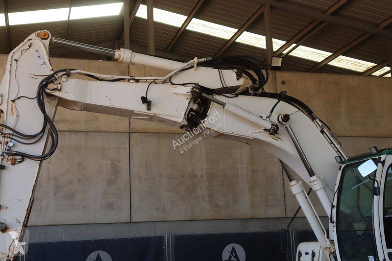 Excavator Hyundai Robex 210LC9