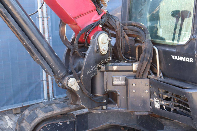 Lopatový nakládač Yanmar VIO50-6B
