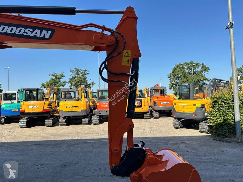 جرافة Doosan 9C