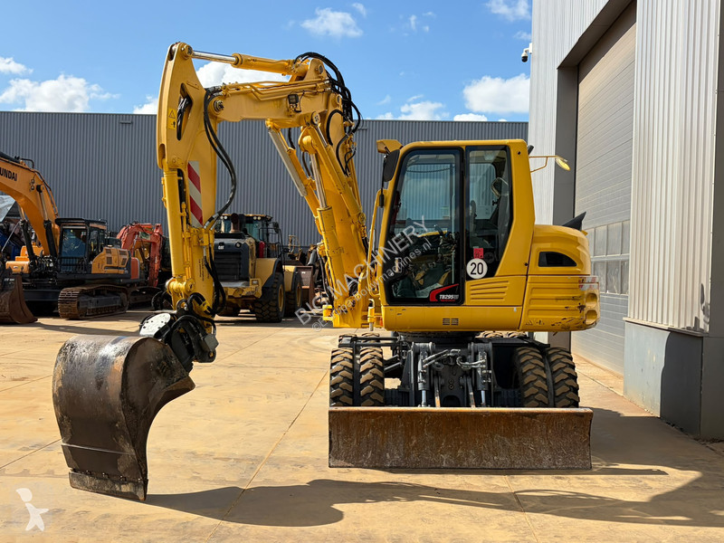 Pelle Takeuchi TB295W-1