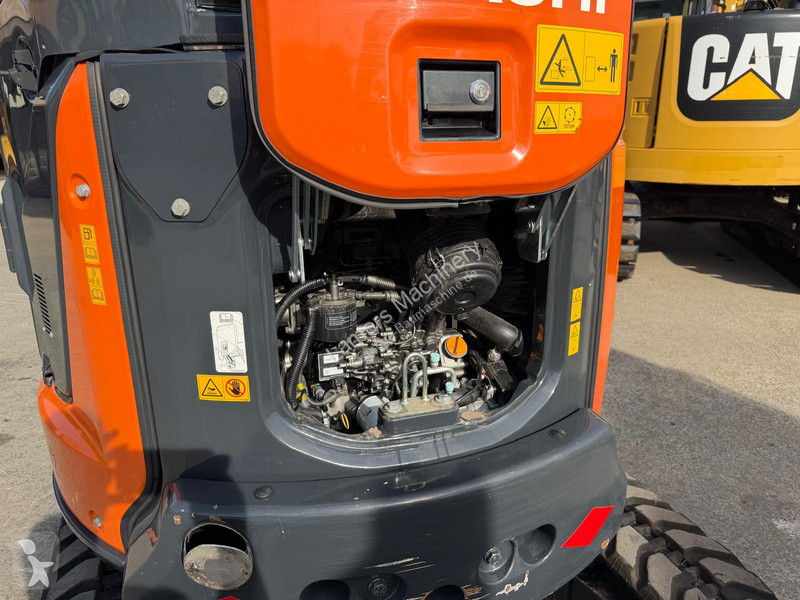 Excavadora Hitachi ZX33U-6 .