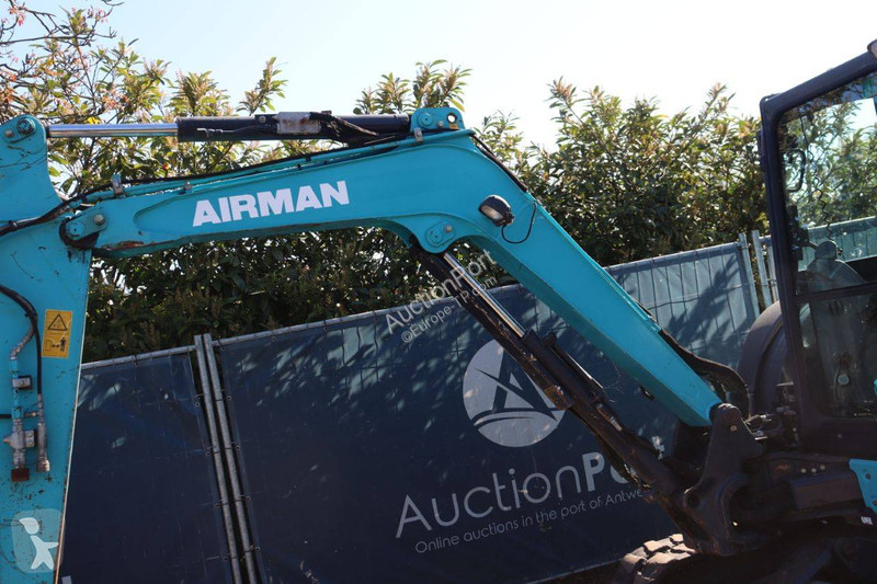 Excavadora Airman AX48U-6A