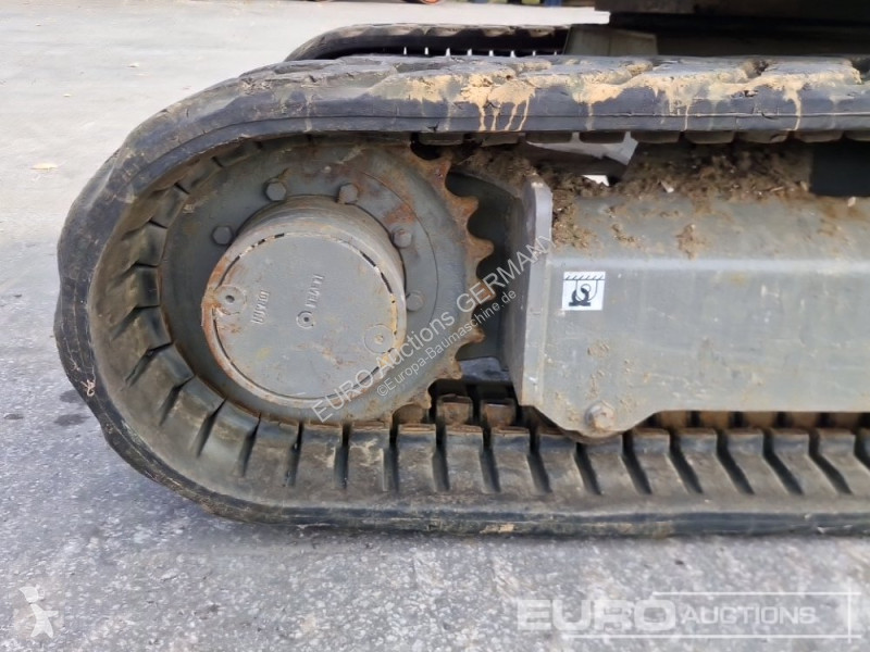 Багер Volvo ECR25D