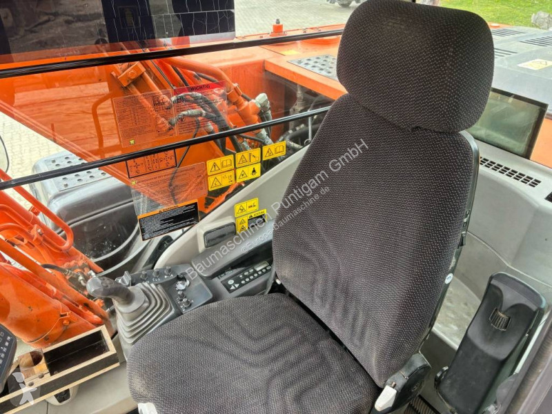 Екскаватор Hitachi 2103