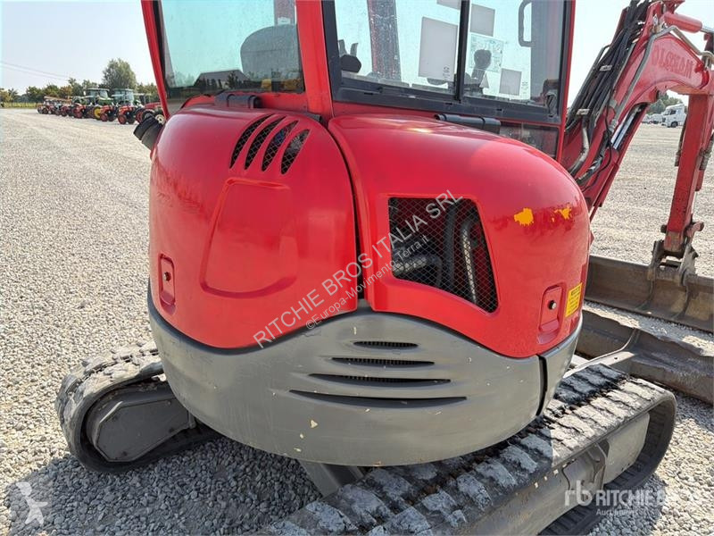Екскаватор JCB
