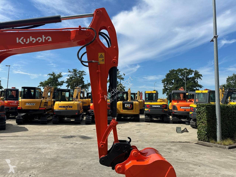 Excavadora Kubota KX165-5