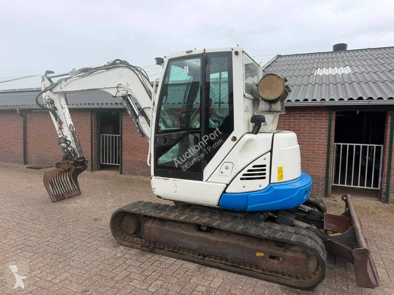 IHI 65VX2 excavator