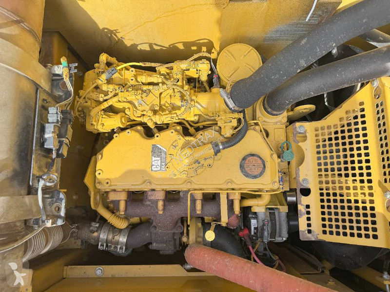 Екскаватор Caterpillar EL