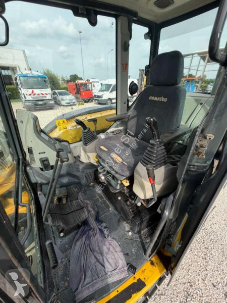 Екскаватор Komatsu 88MR6