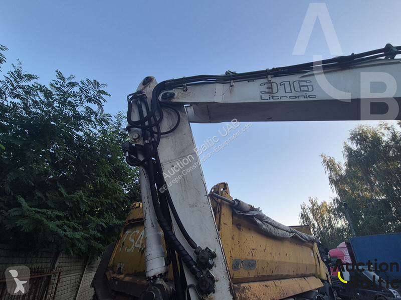 Екскаватор Liebherr