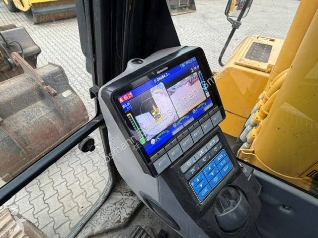 Экскаватор Komatsu LC11