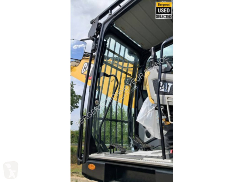 Escavadora Caterpillar MH3024