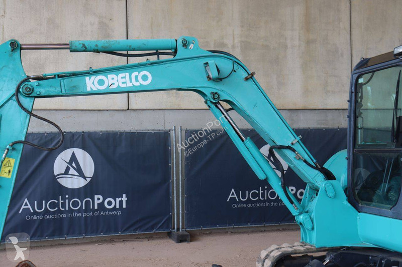 جرافة Kobelco 8