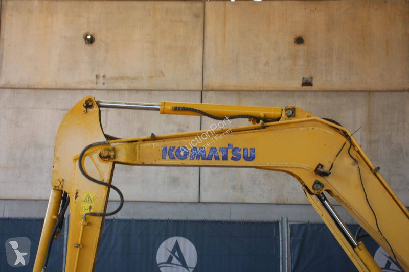 Excavadora Komatsu 7