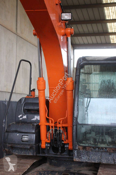 جرافة Hitachi 5B