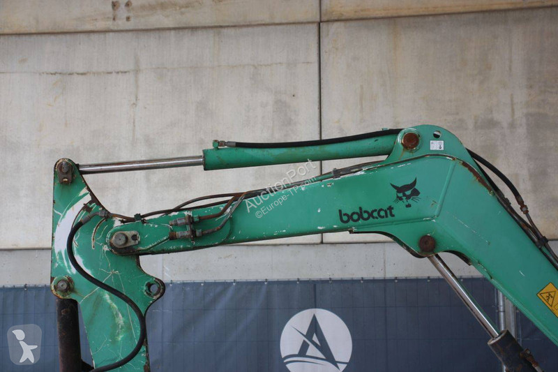 جرافة Bobcat