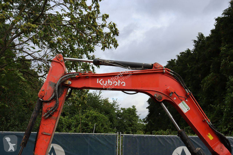 Excavadora Kubota KX080-4