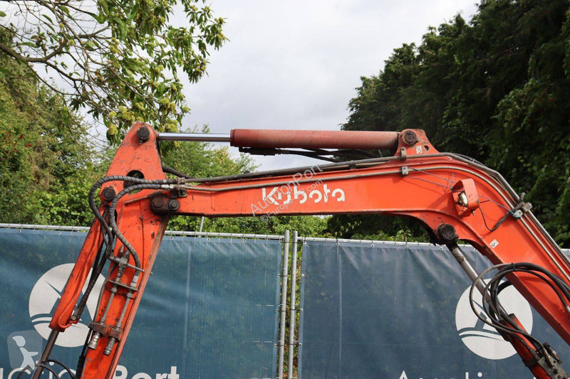 Excavadora Kubota α