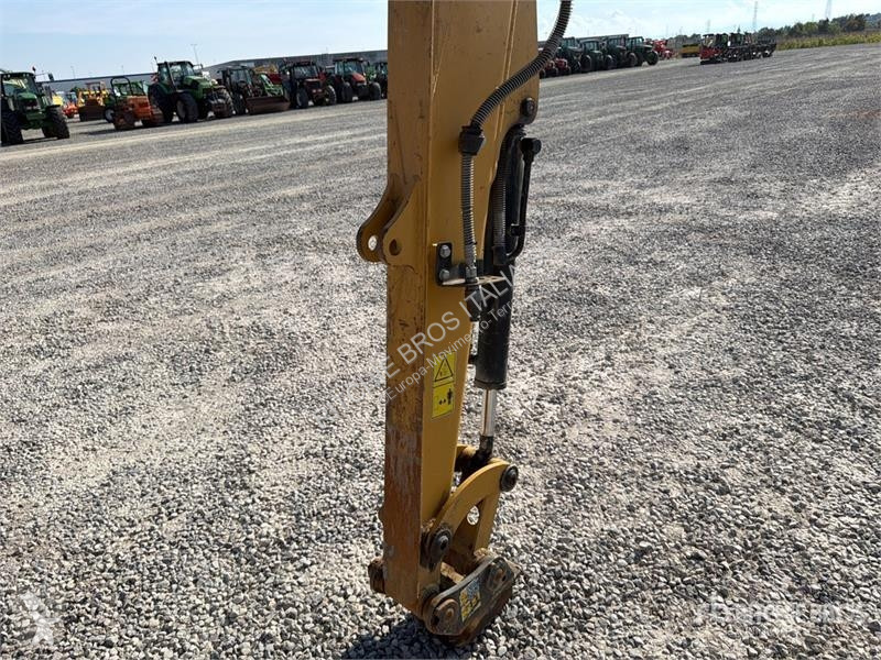 جرافة Caterpillar E Mini Excavator