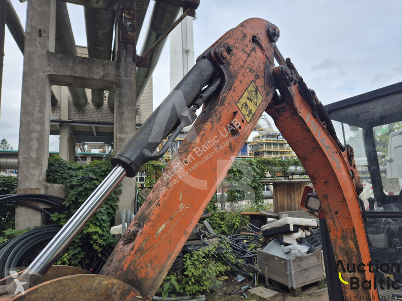 جرافة Hitachi ZX19-5A CR