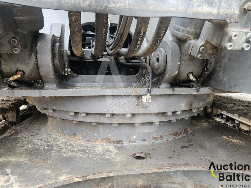 جرافة Volvo EC220EL