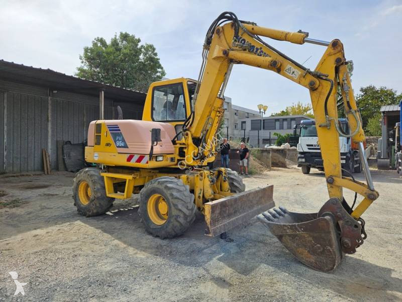 جرافة Komatsu PW 95 R
