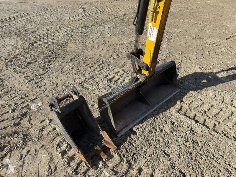 جرافة JCB