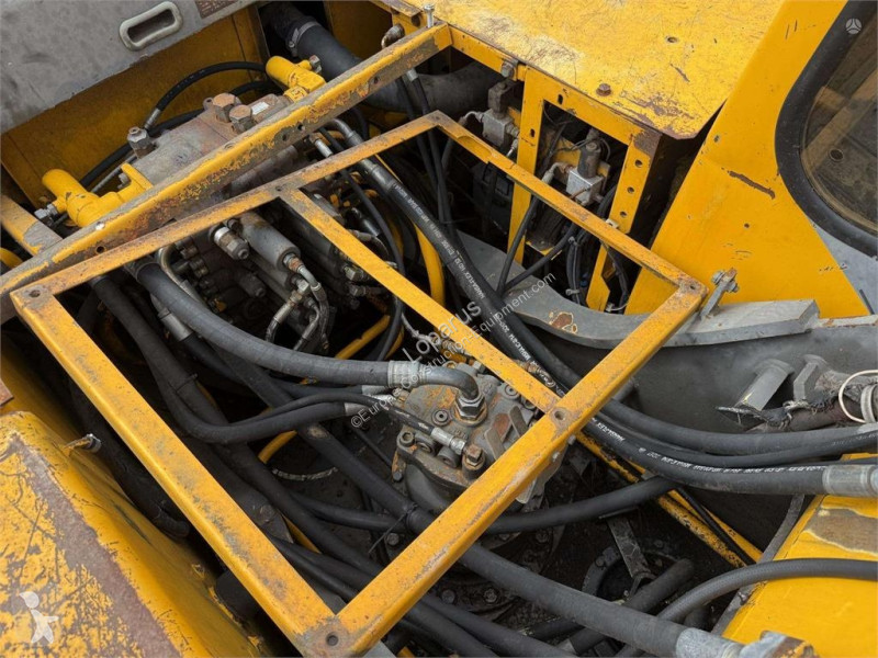 جرافة JCB