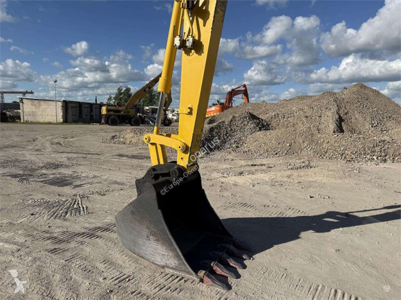 جرافة Komatsu PC 138 US-11
