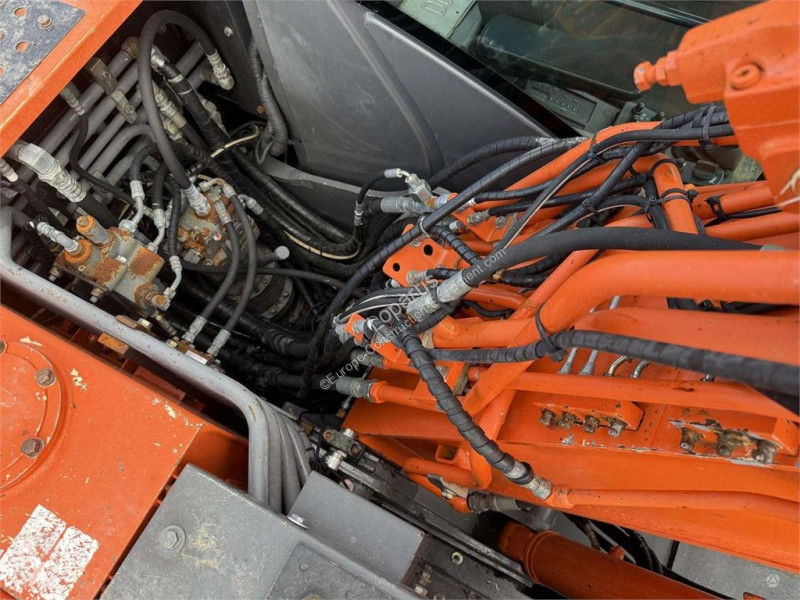جرافة Hitachi 140 W