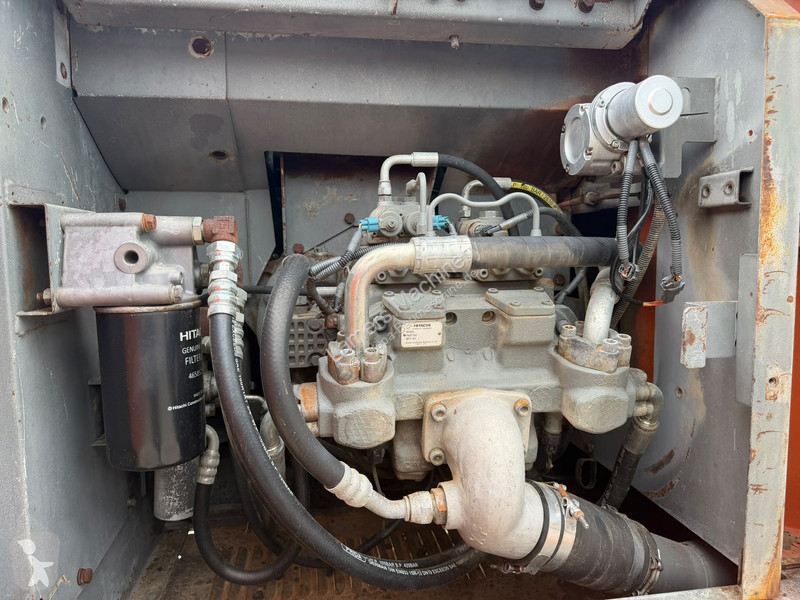 جرافة Hitachi ZX210 LC1
