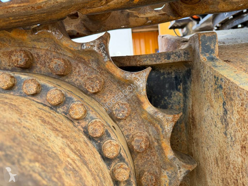 جرافة Hitachi LC5B