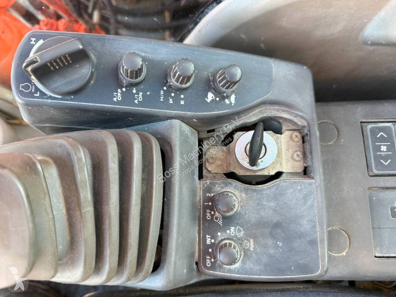 جرافة Hitachi 3 - Hammer Lines / Quick Coupler