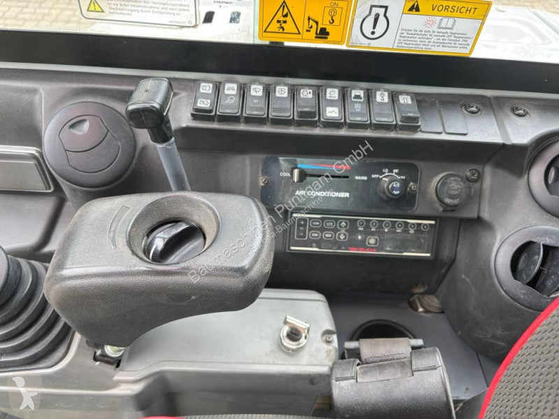 Skovel Takeuchi TB 240