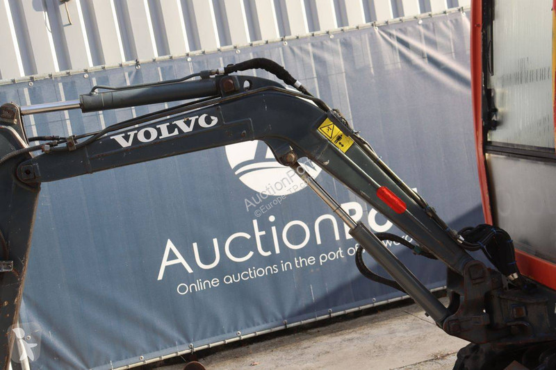 Pelle Volvo EC15B