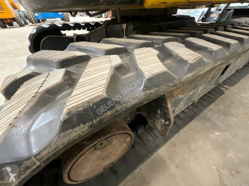 Экскаватор Komatsu MR3