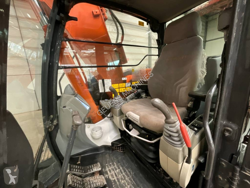Pelle Hitachi 5B