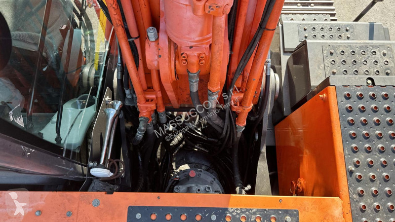 Excavadora Hitachi ZX300LCNT6